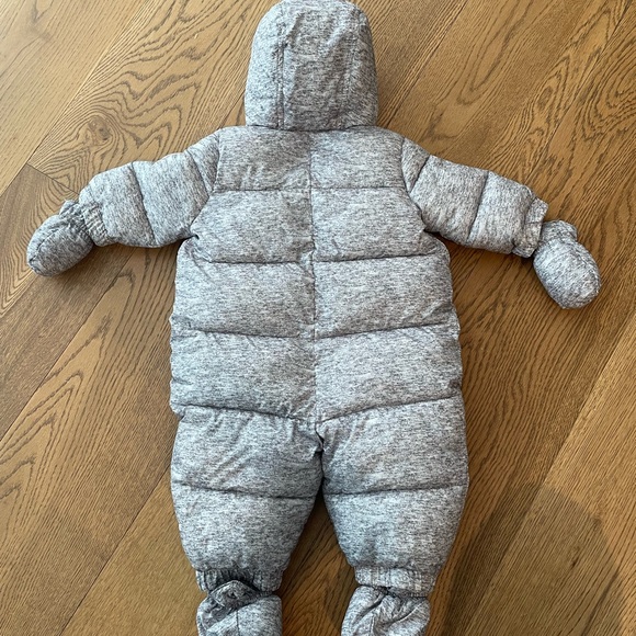 Baby Gap one piece snowsuit - Picture 4 of 4